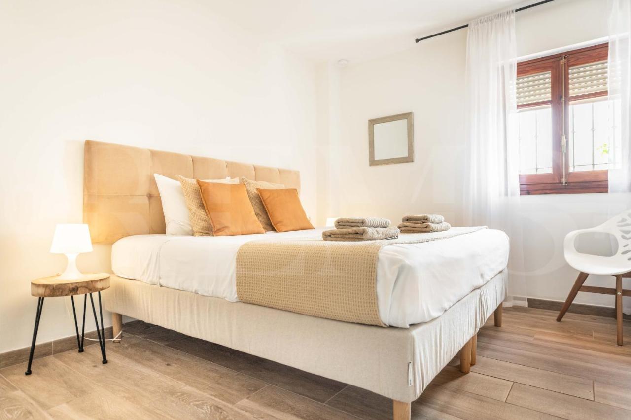 Spacious Apartment Next To Plaza De La Merced By Rems マラガ エクステリア 写真