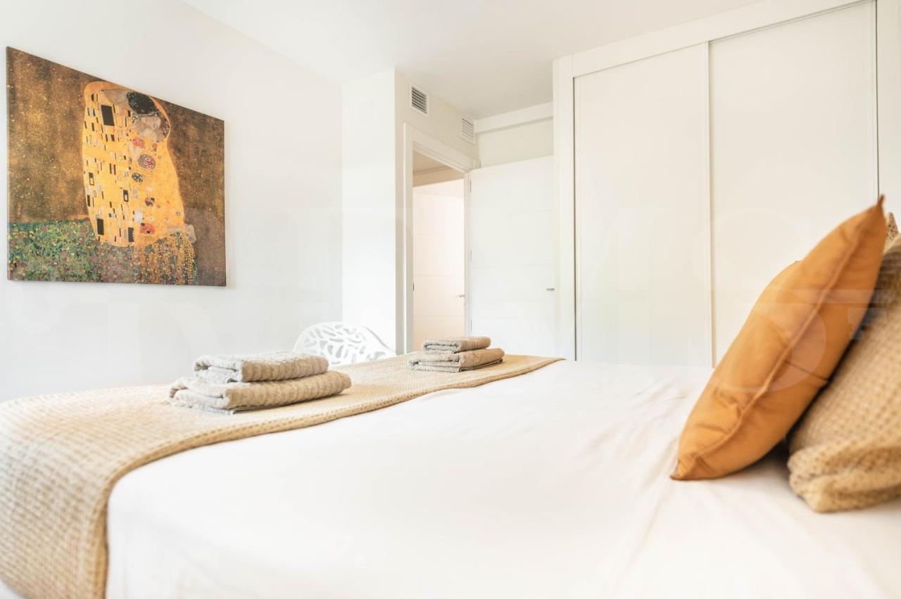 Spacious Apartment Next To Plaza De La Merced By Rems マラガ エクステリア 写真